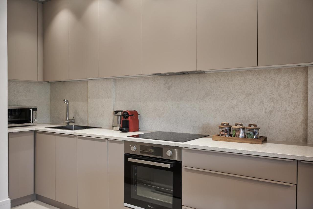 Urban Heights 3Bd Apt, Next To Hilton เอเธนส์ ภายนอก รูปภาพ