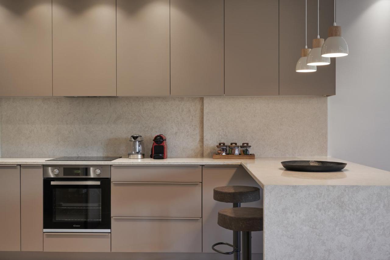 Urban Heights 3Bd Apt, Next To Hilton เอเธนส์ ภายนอก รูปภาพ